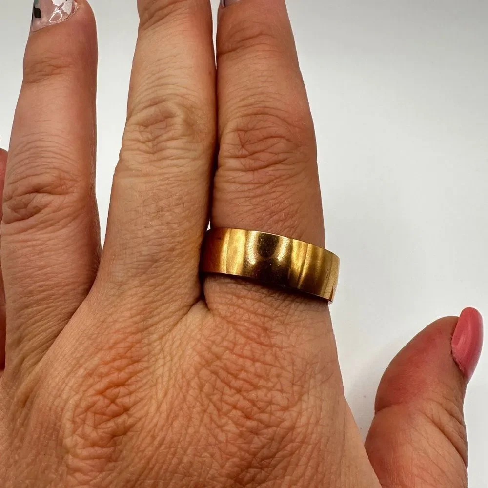 Men's size 12 all gold‎ tone metal wedding band, fashion ring!